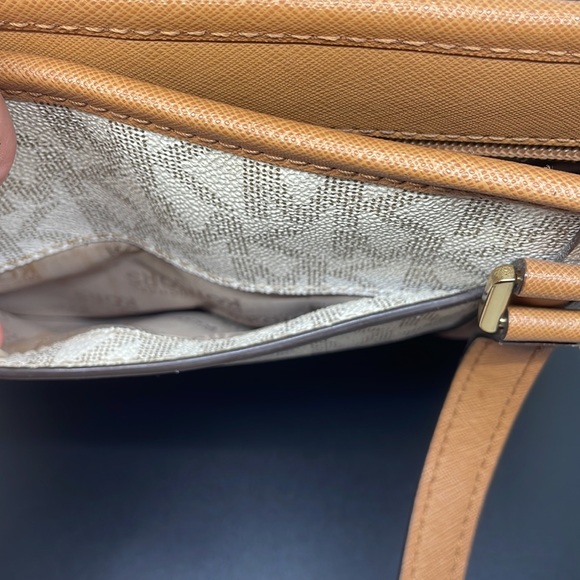 Michael Kors Tote Bag - Picture 8 of 15